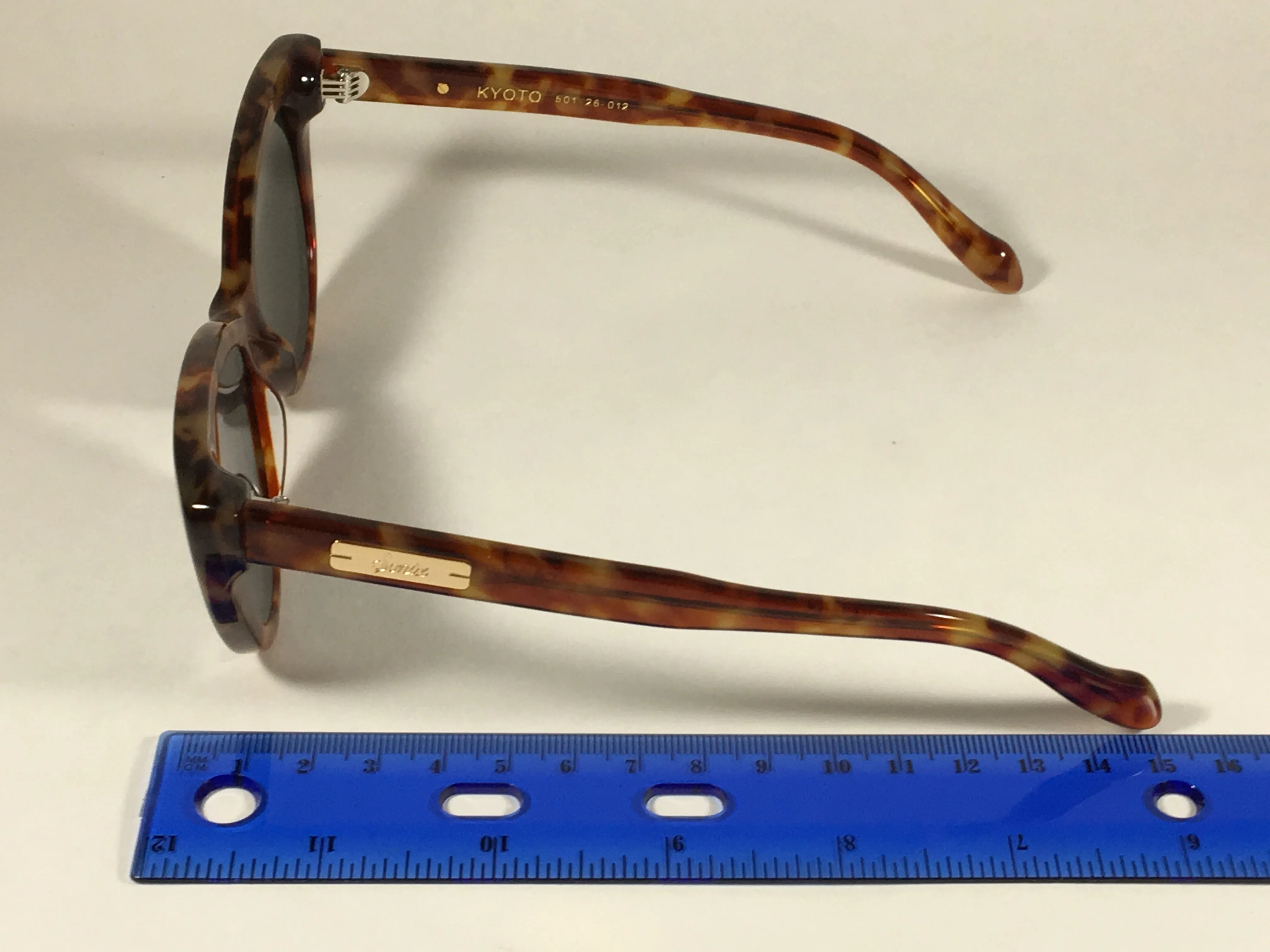 Sonix KYOTO 501-26-012 Sunglasses Women's Cat Eye Brown Tawny Tortoise Frame Green Solid Lens
