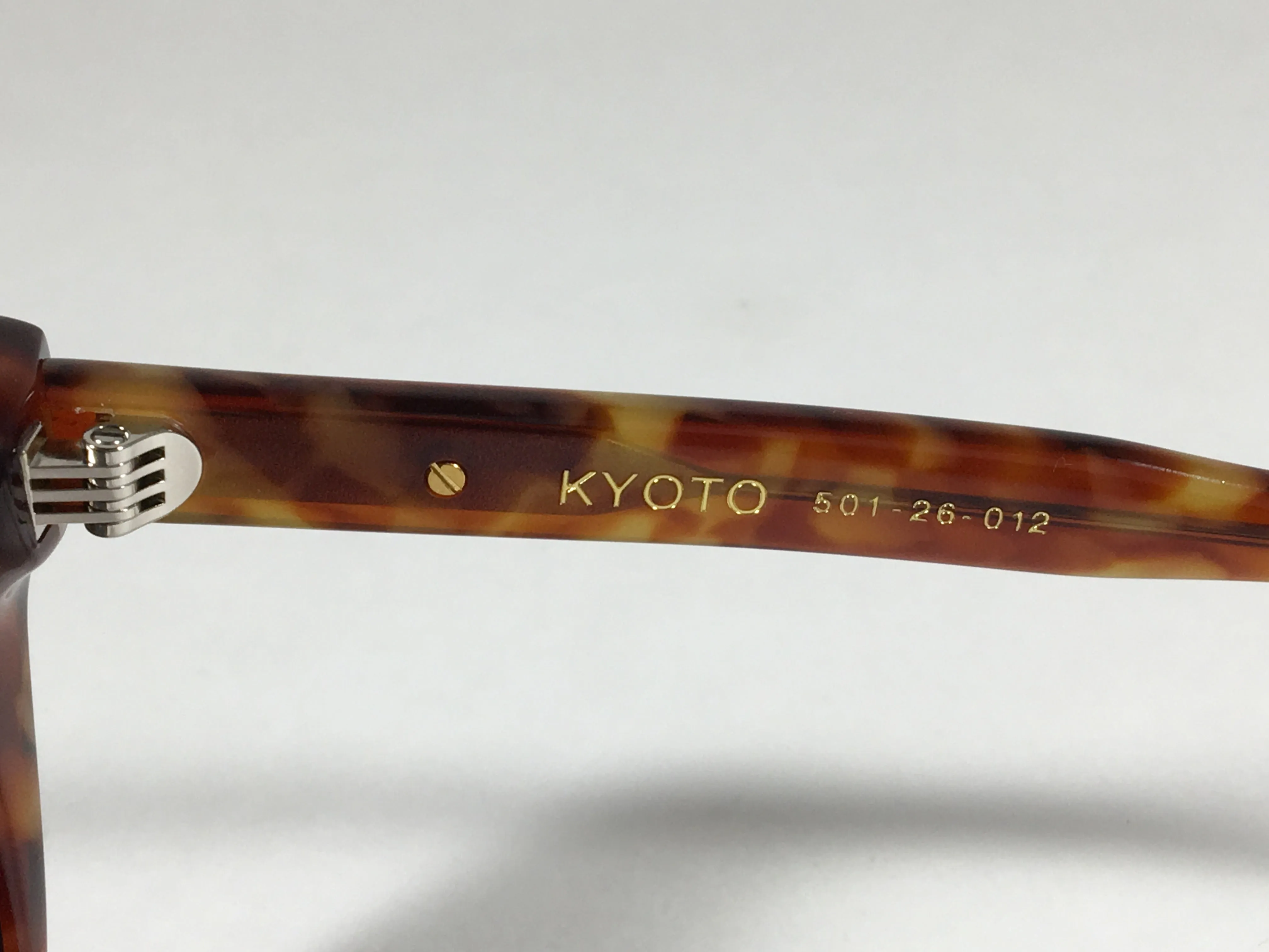 Sonix KYOTO 501-26-012 Sunglasses Women's Cat Eye Brown Tawny Tortoise Frame Green Solid Lens