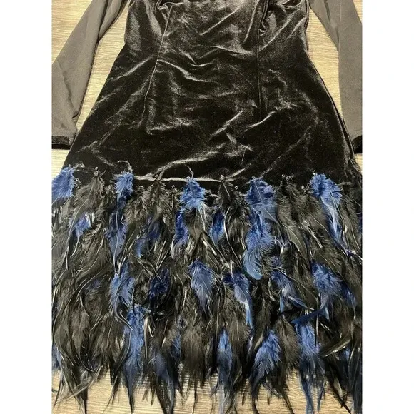 Tahari Women's Swanky Velvet Feather Party‎ Dress Size 4