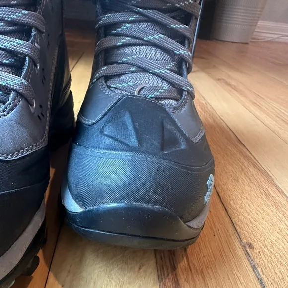 The North Face Chilkat Tech GTX Boots - Women's Dark Grey/Fortuna Blue Size 7