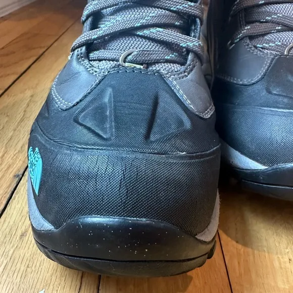 The North Face Chilkat Tech GTX Boots - Women's Dark Grey/Fortuna Blue Size 7