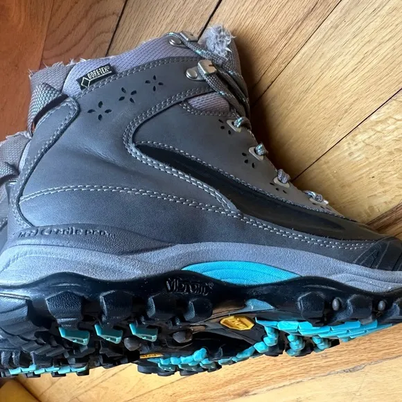 The North Face Chilkat Tech GTX Boots - Women's Dark Grey/Fortuna Blue Size 7