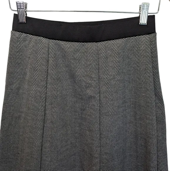 W118 by Walter Baker Women's Chevron Print Preppy A-line Pull-On Skirt Size M