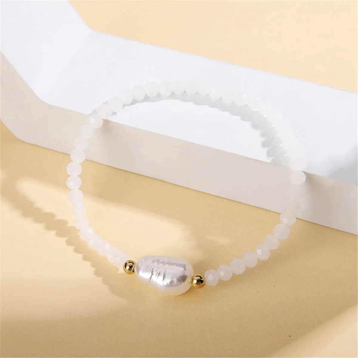 White Acrylic & Pearl Stretch Beaded Bracelet