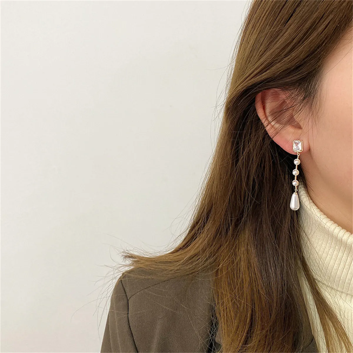 White Crystal & Pearl 18K Gold-Plated Drop Earrings