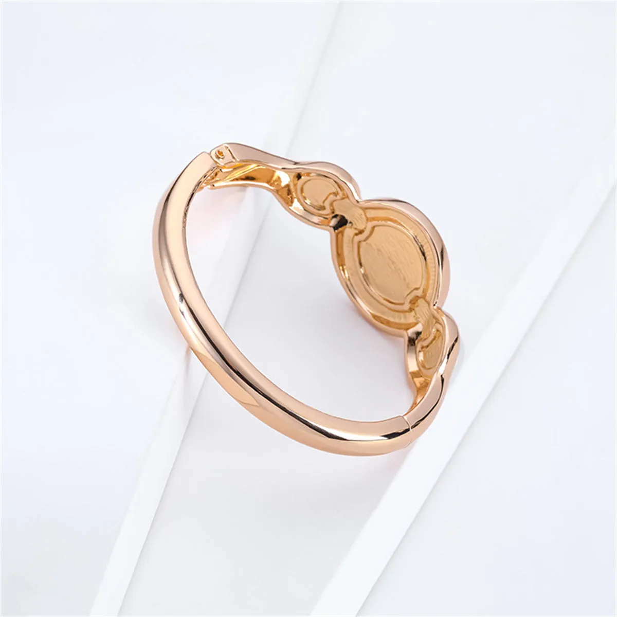 White Pearl & Cubic Zirconia 18K Gold-Plated Hola Hinge Bangle
