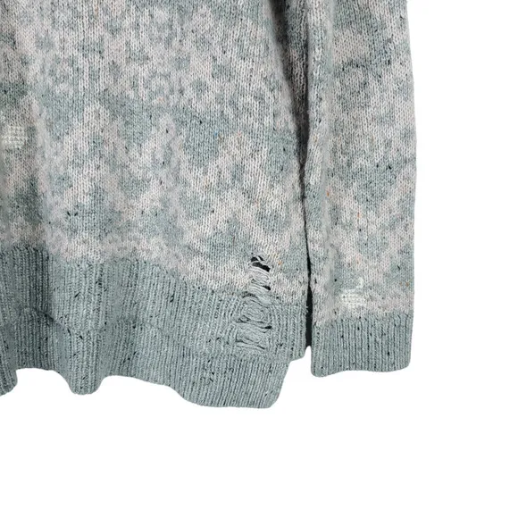 Wildfox Sweater XS Gray Pink Knit Crew Neck Long Sleeves Oversized Pullover