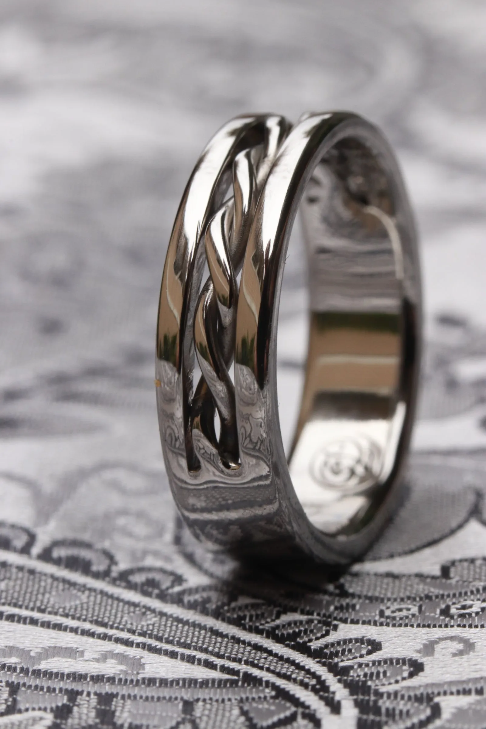 Womens braided stainless 6mm wide band