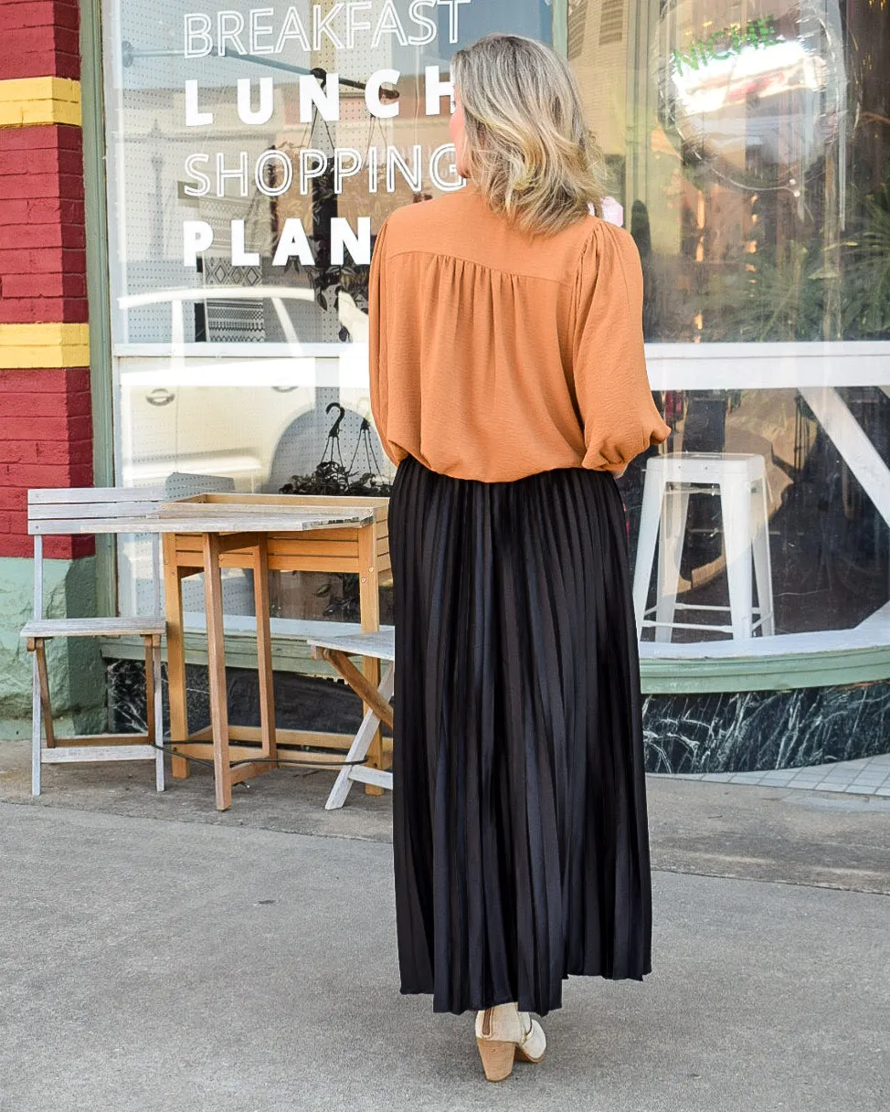 YOU'RE PRETTY PLEATED SKIRT - BLACK