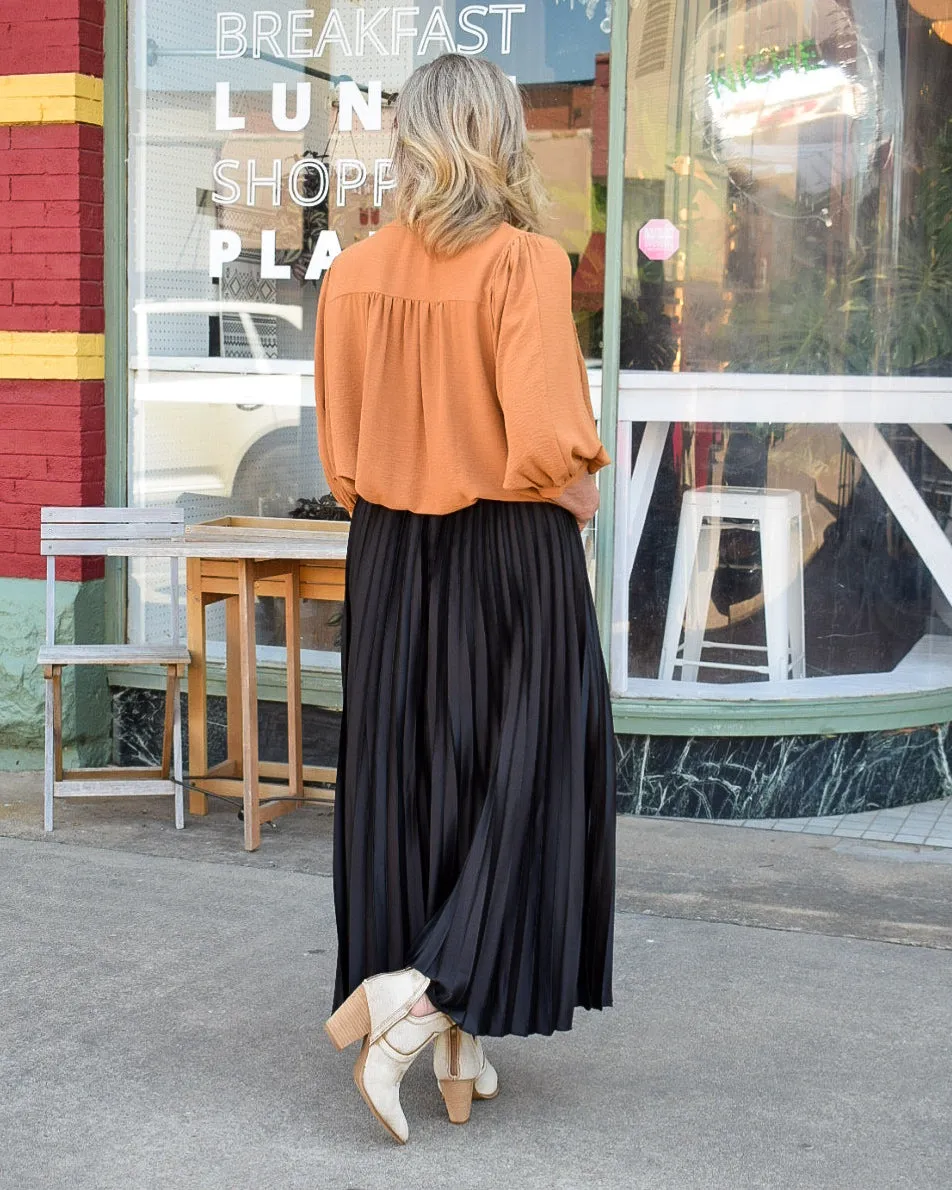 YOU'RE PRETTY PLEATED SKIRT - BLACK