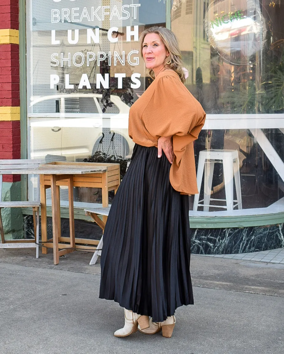 YOU'RE PRETTY PLEATED SKIRT - BLACK