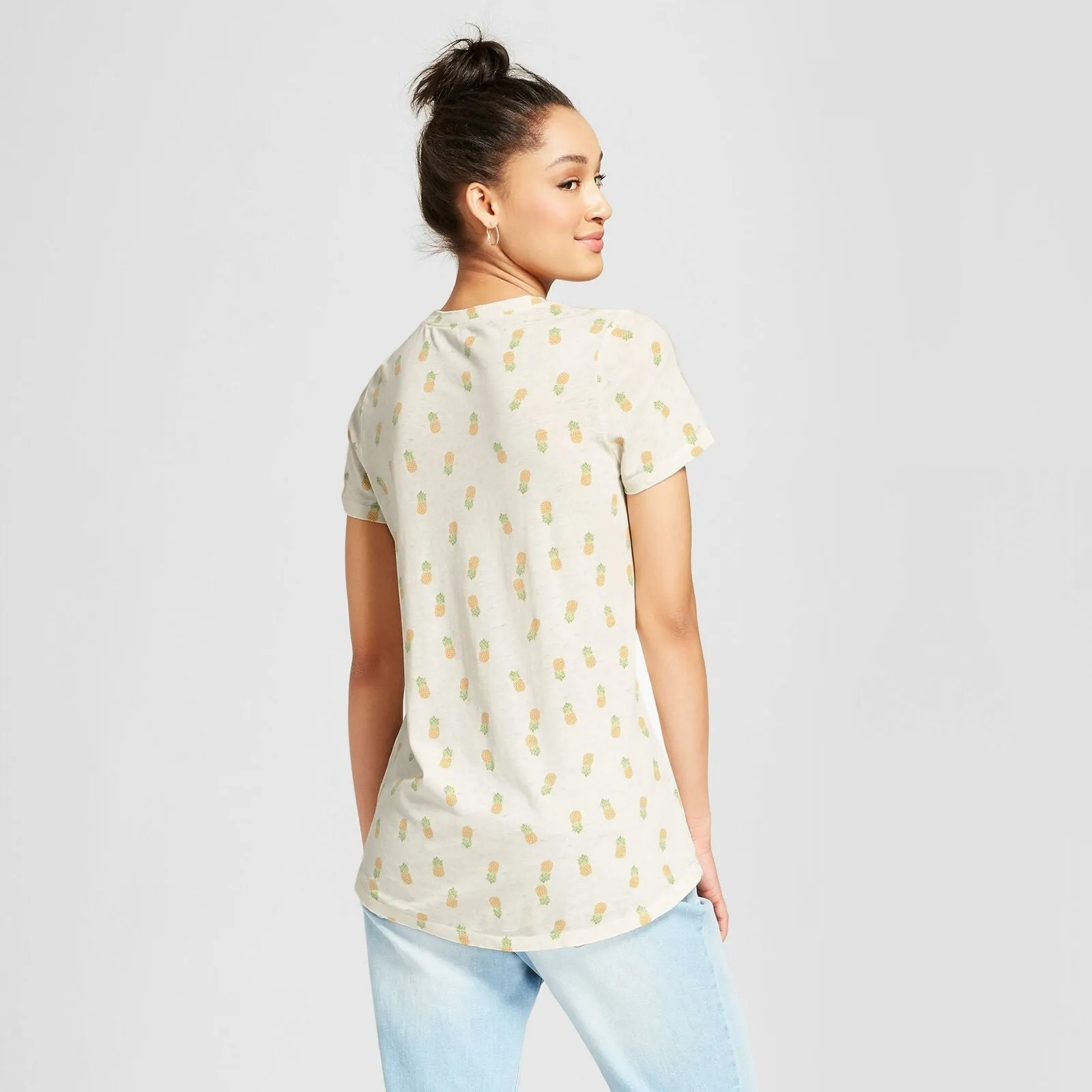 Zoe   Liv Women's Short Sleeve Pineapple Print T-Shirt